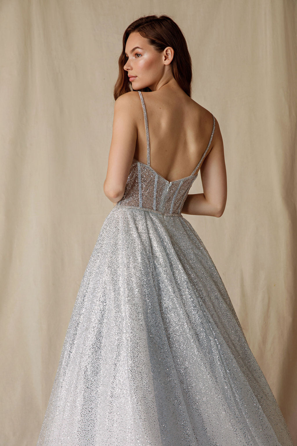 Vestido con Corsé, tirantes y Glitter color Silver