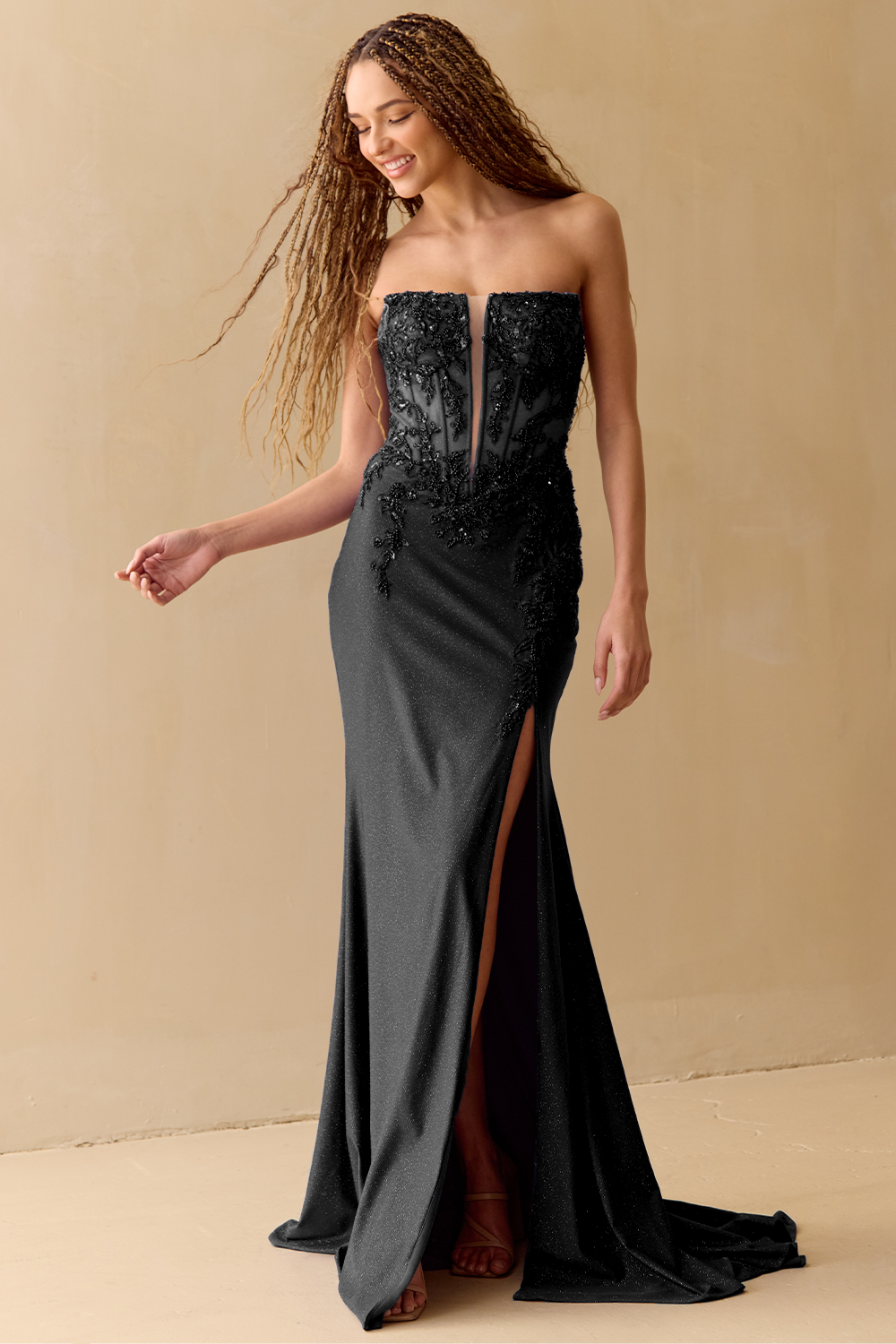 Vestido Recto con Abertura en la Pierna Bordado con Pedrería (Varios Colores)
