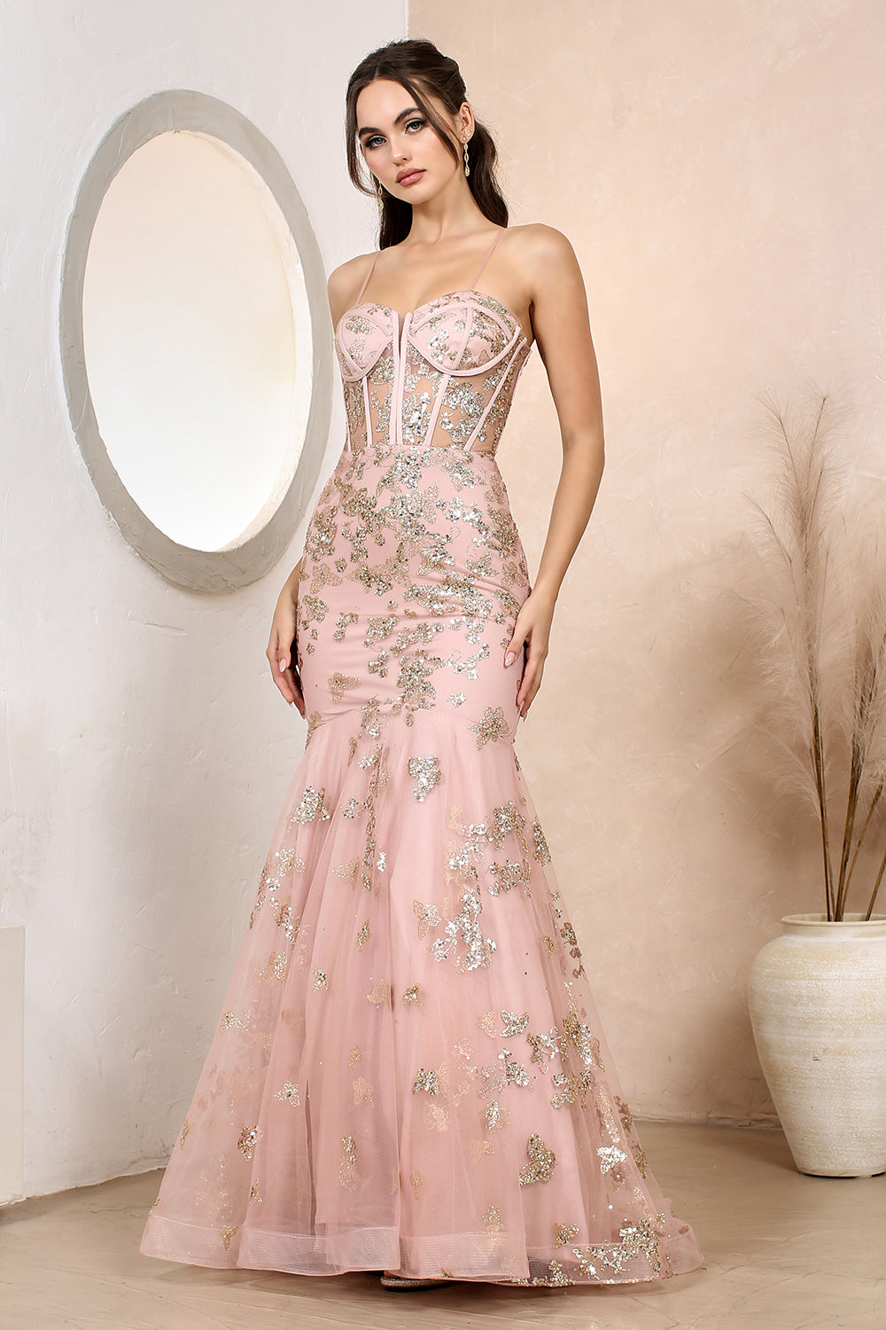 Vestido sin Hombmbro, con Corse y corte en Sirena. (Tres Colores)