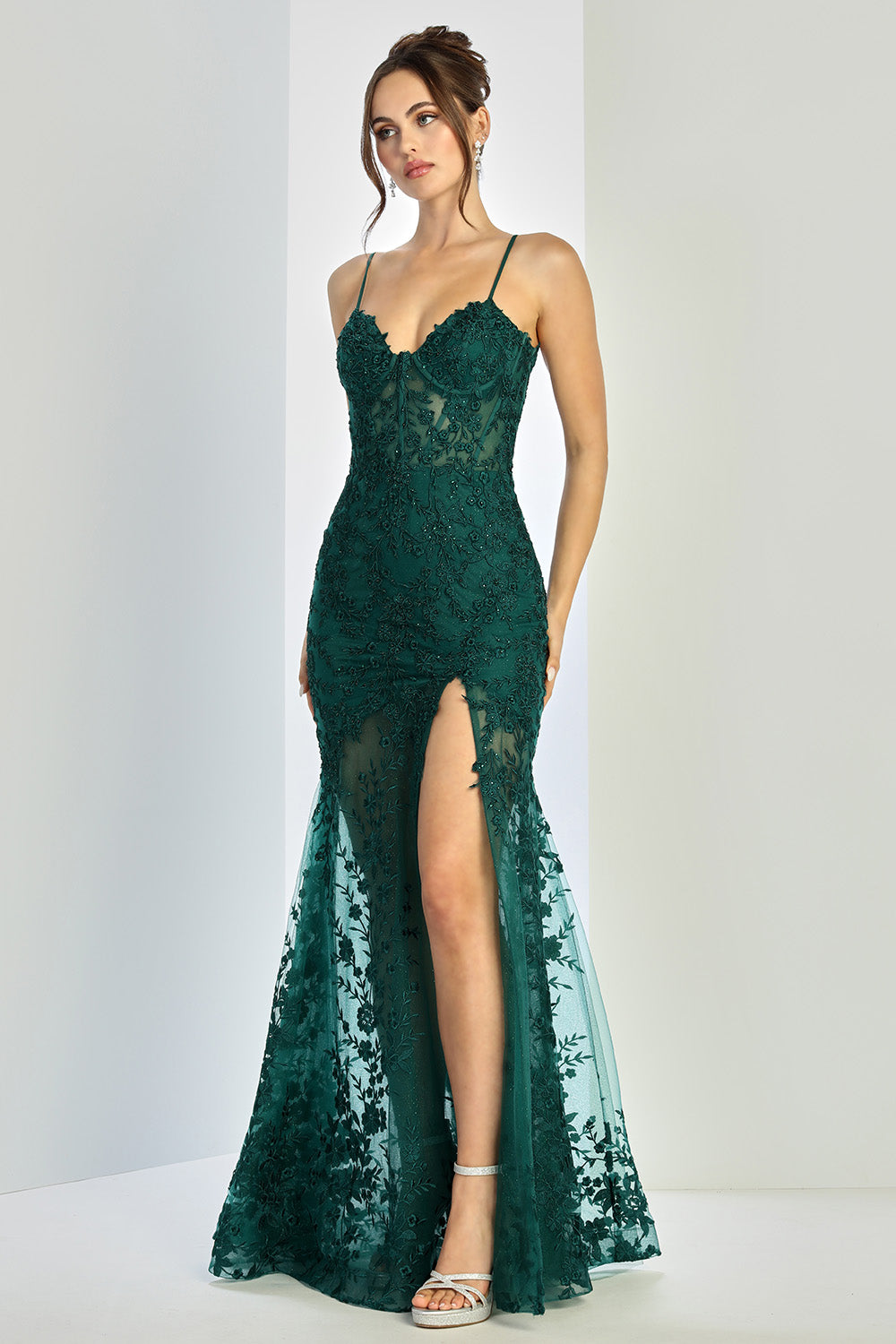 Vestido corte Sirena Con Detalles Florales de Encaje y Abertura en la Pierna (Varios Colores)