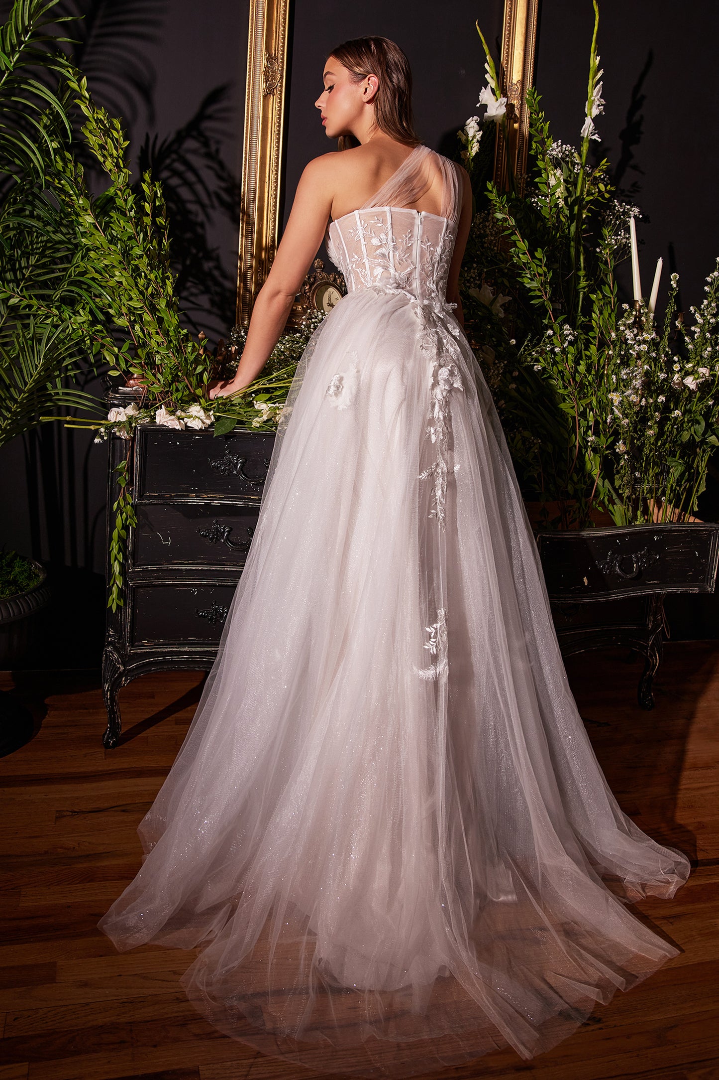 Vestido de Novia Líena A a un Hombro.