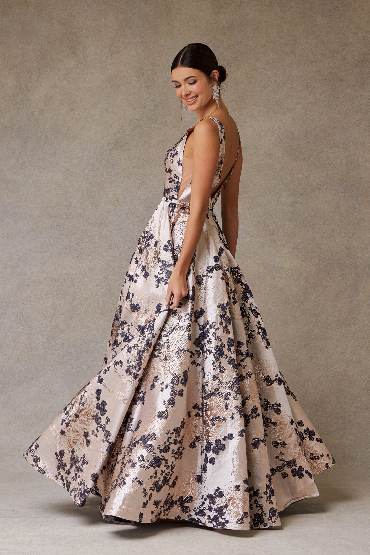 Vestido Estampado Corte en A Escote en V Color Rose Gold Navy Print