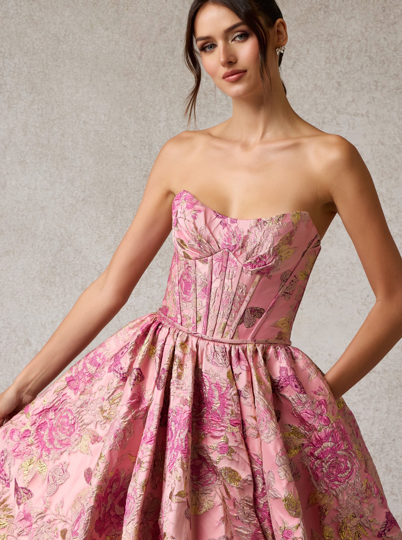 Vestido Corte en A Sin tirantes y Escote Redondo con Bolsillos laterales con Cintas en la Espalda Color Dusty Rose print