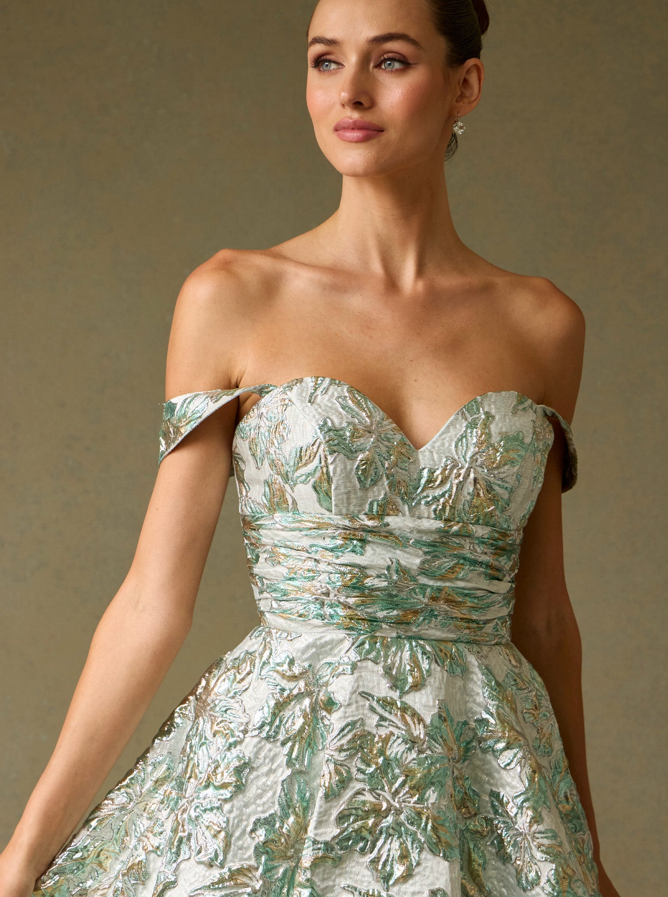 Vestido de Jacquard Estampado en Cote A, Escote Corazón y Drapeado en la Cintura con Bolsillos Laterales, Color Sage Print