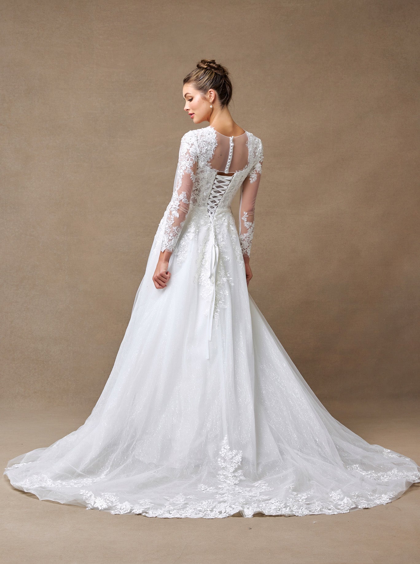 Vestido de Novia Manga Larga Escote de Corazón con encaje Brillo y Lentejuela Espalda con Cordones