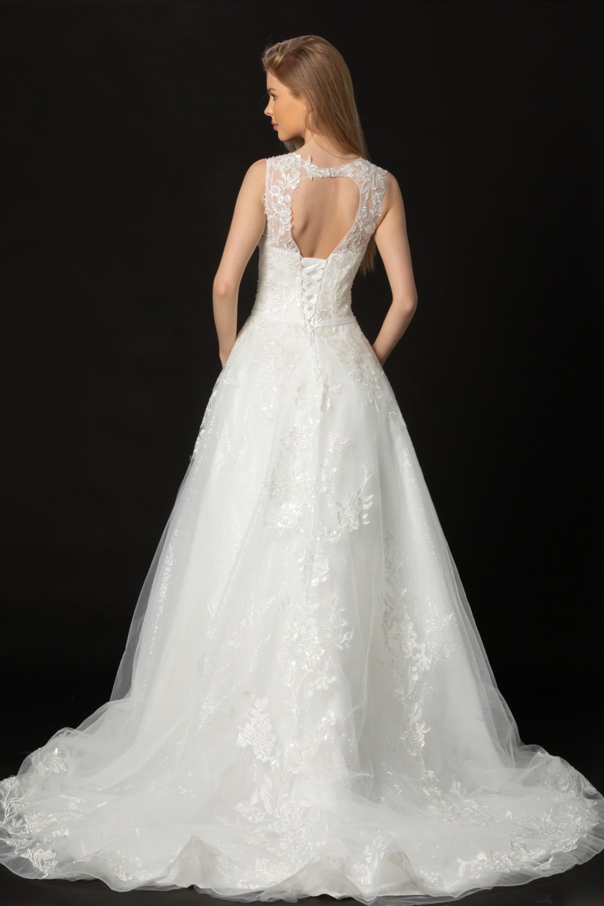 Vestido de Novia Corte en A de Tul con Brillo y Encaje Bordado con Cuentas y Lentejuelas, Color Off White