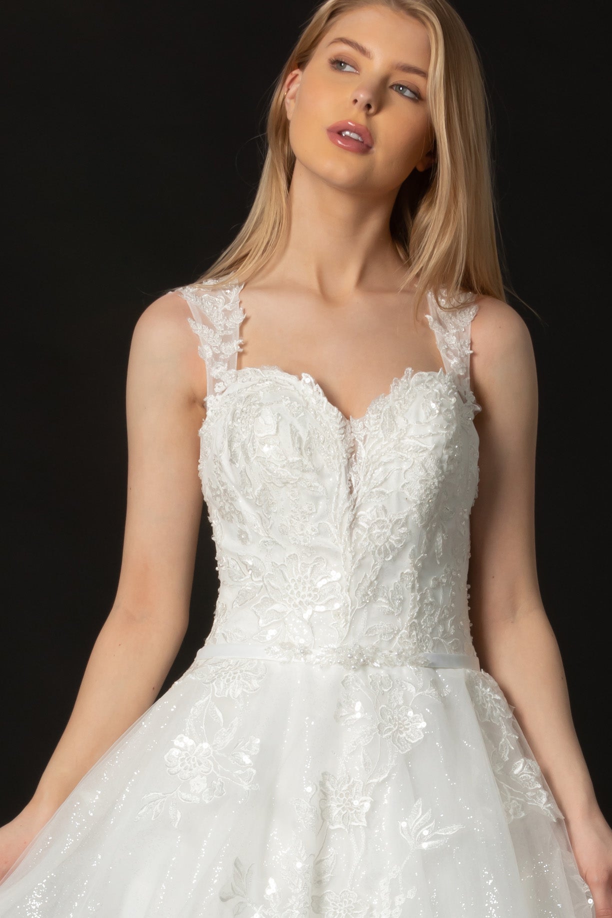 Vestido de Novia Corte en A de Tul con Brillo y Encaje Bordado con Cuentas y Lentejuelas, Color Off White