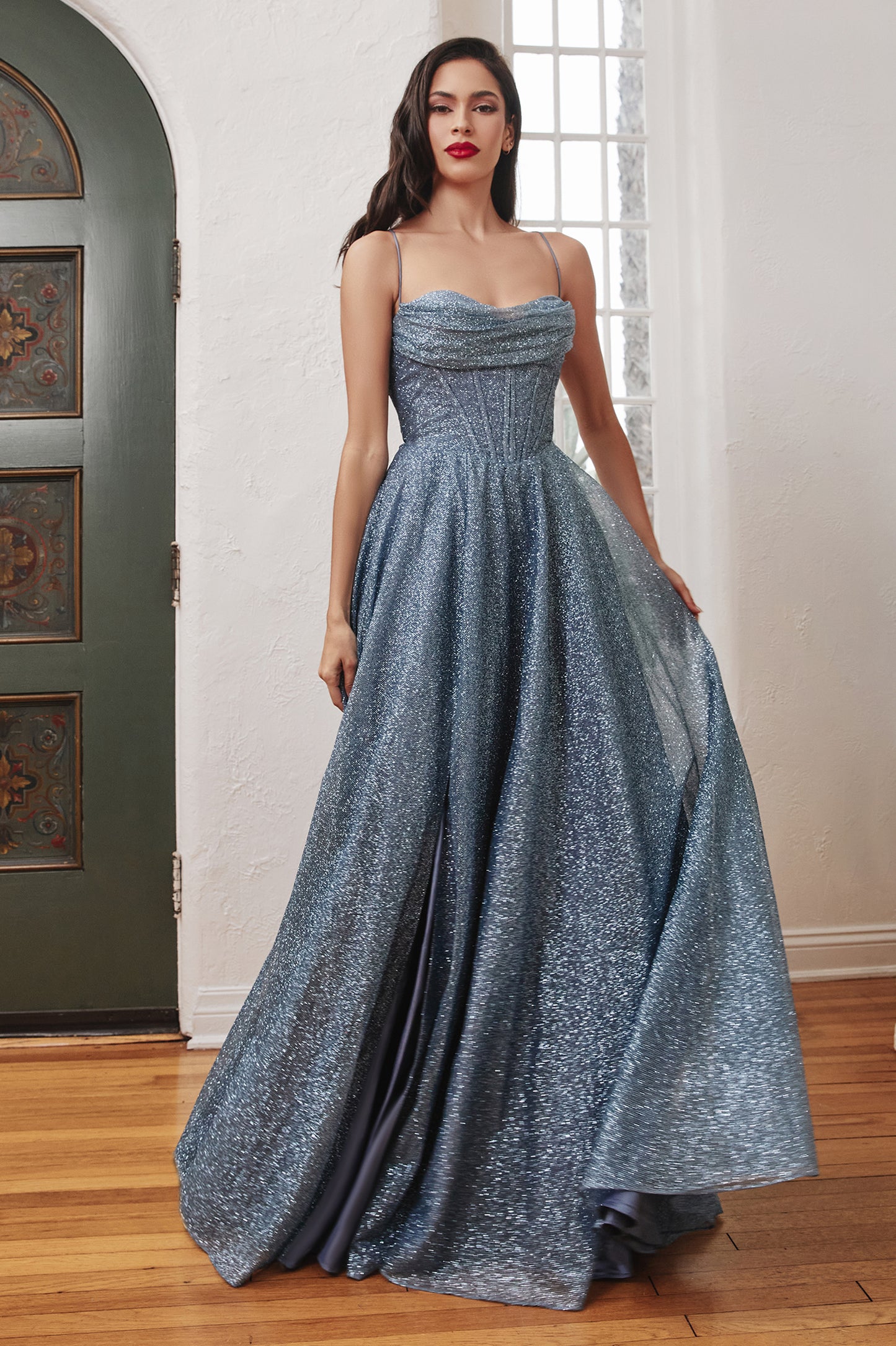 Vestido de Baile con Corsé y Brillo. (Varios Colores)