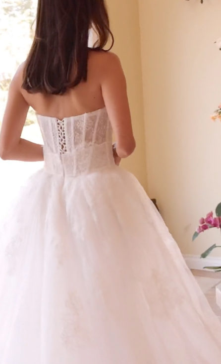 Vestido de Novia De Encaje y Sobrefalda Desmontable Color Off White-Nude.