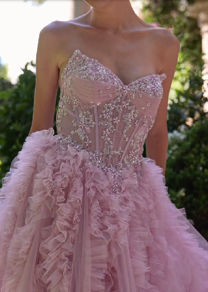 Vestido de Tul Suave en Capas con Detalles de Brillo y Corpiño con Cuentas Colores Rose Pink y Smoky Blue
