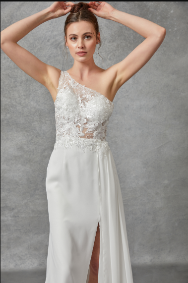 Vestido de Novia de Chiffon, con Hombro Descubierto y Corpiño de Encaje Transparente, Color Off White