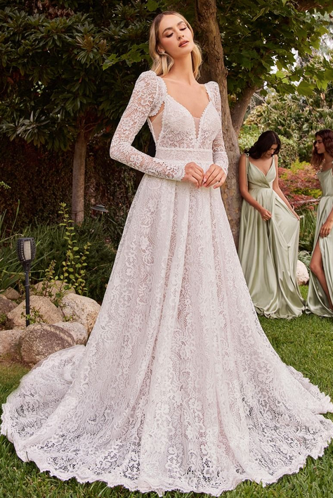 Vestido de Novia de Encaje y Chaqueta Desmontable.