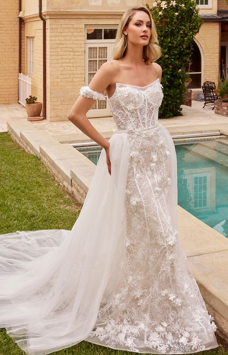 Vestido de Novia con Falda Desmontable.