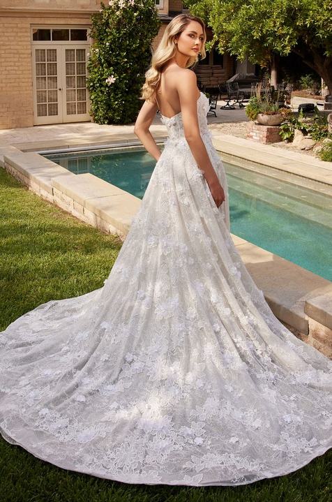 Vestido de Novia sin tirantes.