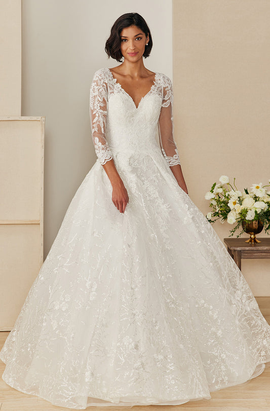 Vestido de Novia con Mangas 3/4, Escote Corazón con Espalda con Cordones.