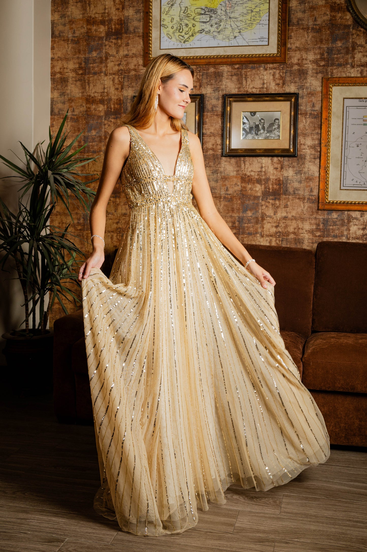 Vestido con Tirantes Escote en V.