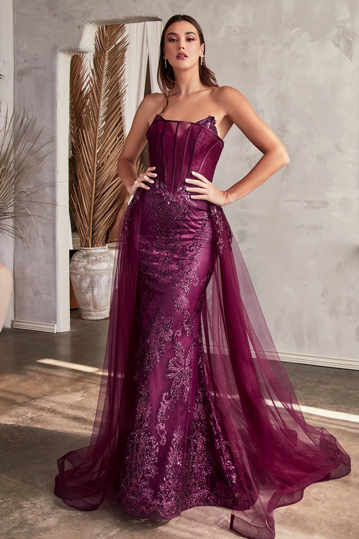 Vestido sin Tirantes con brillos y Sobrefalda del Tul Desenfundable. (varios Colores)