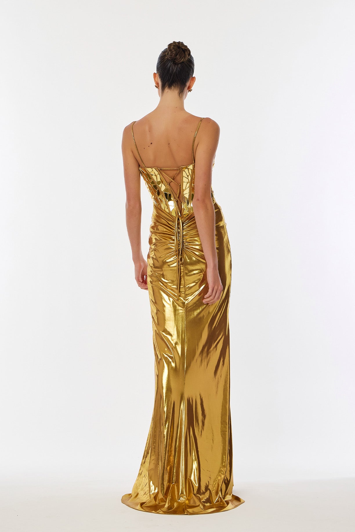 Vestido Metalizado de Satén Elástico con Cuentas en Corpiño, Color Gold
