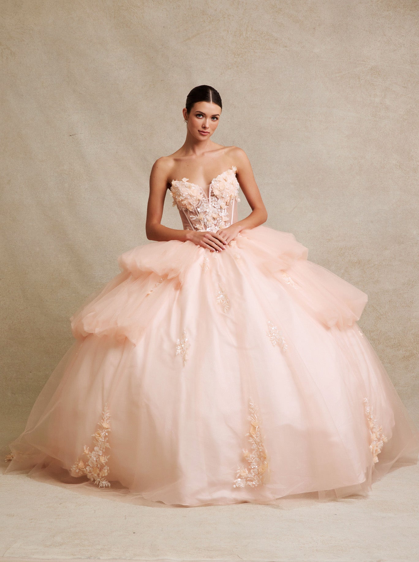 Vestido de Fiesta con Mangas Desmontables con Aplicaciones en Cuentas, Lentejuelas y Flores en 3D, Color Peach
