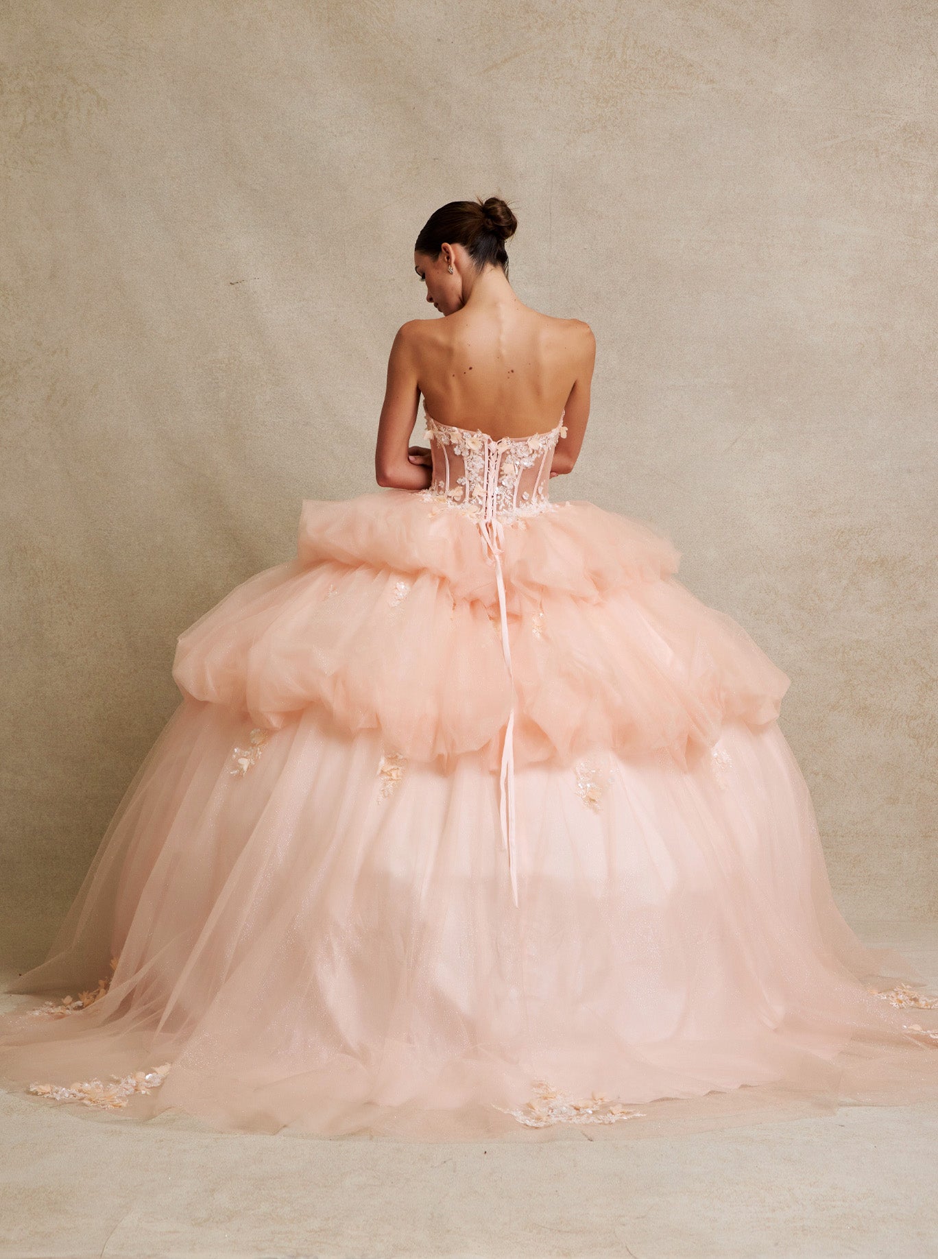 Vestido de Fiesta con Mangas Desmontables con Aplicaciones en Cuentas, Lentejuelas y Flores en 3D, Color Peach