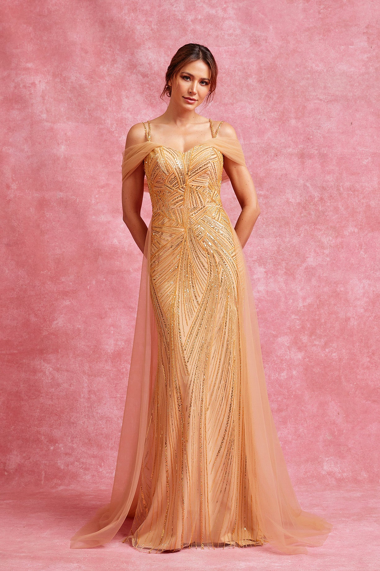 Vestido de Fiesta Escote en Forma de Corazón Con Mangas Caidas y con Cola de Tul (Dos Colores)