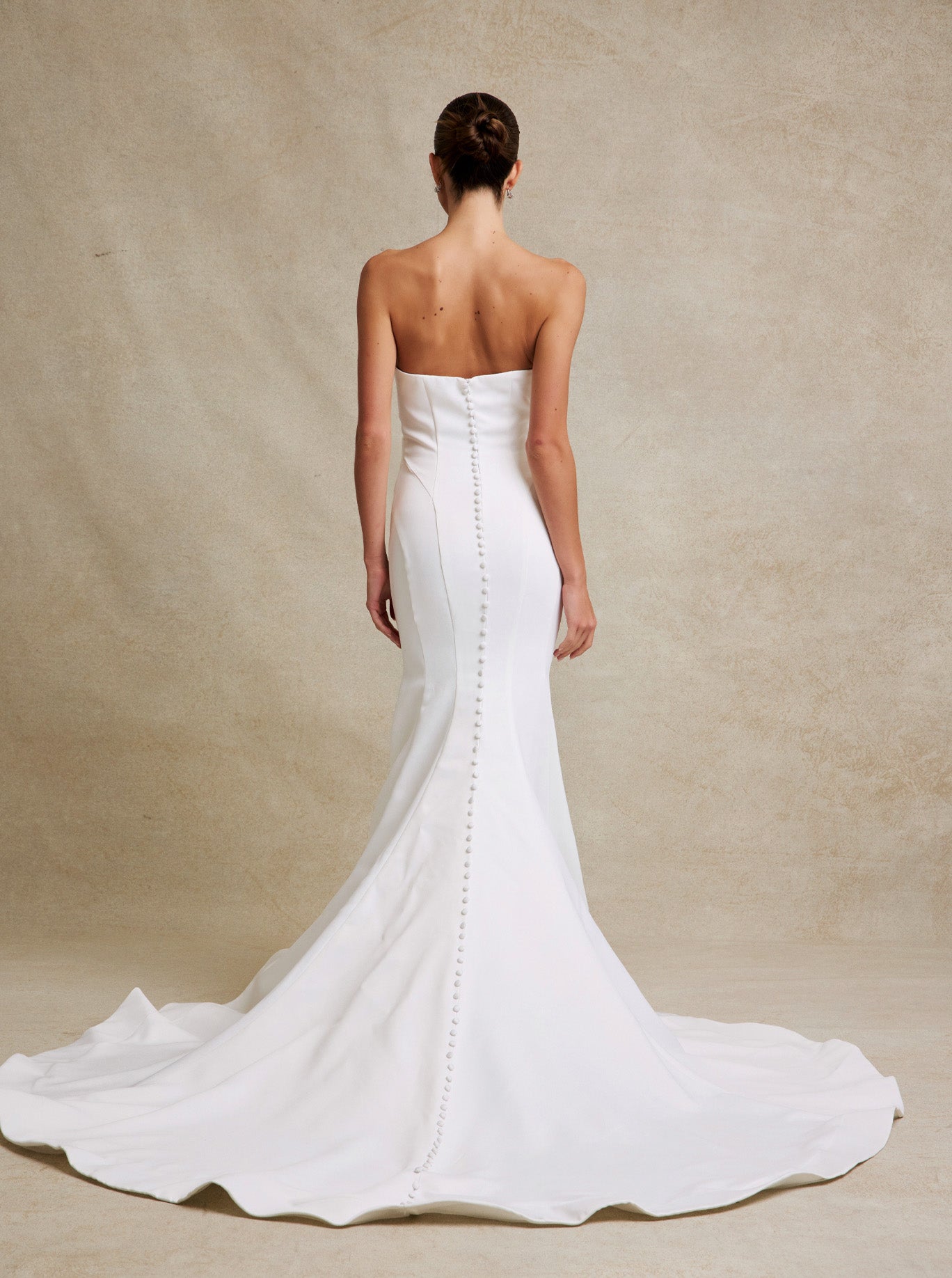Vestido de Novia de Satén, Escote de Corazón con Detalles en Encaje y Lentejuelas, Color Off White