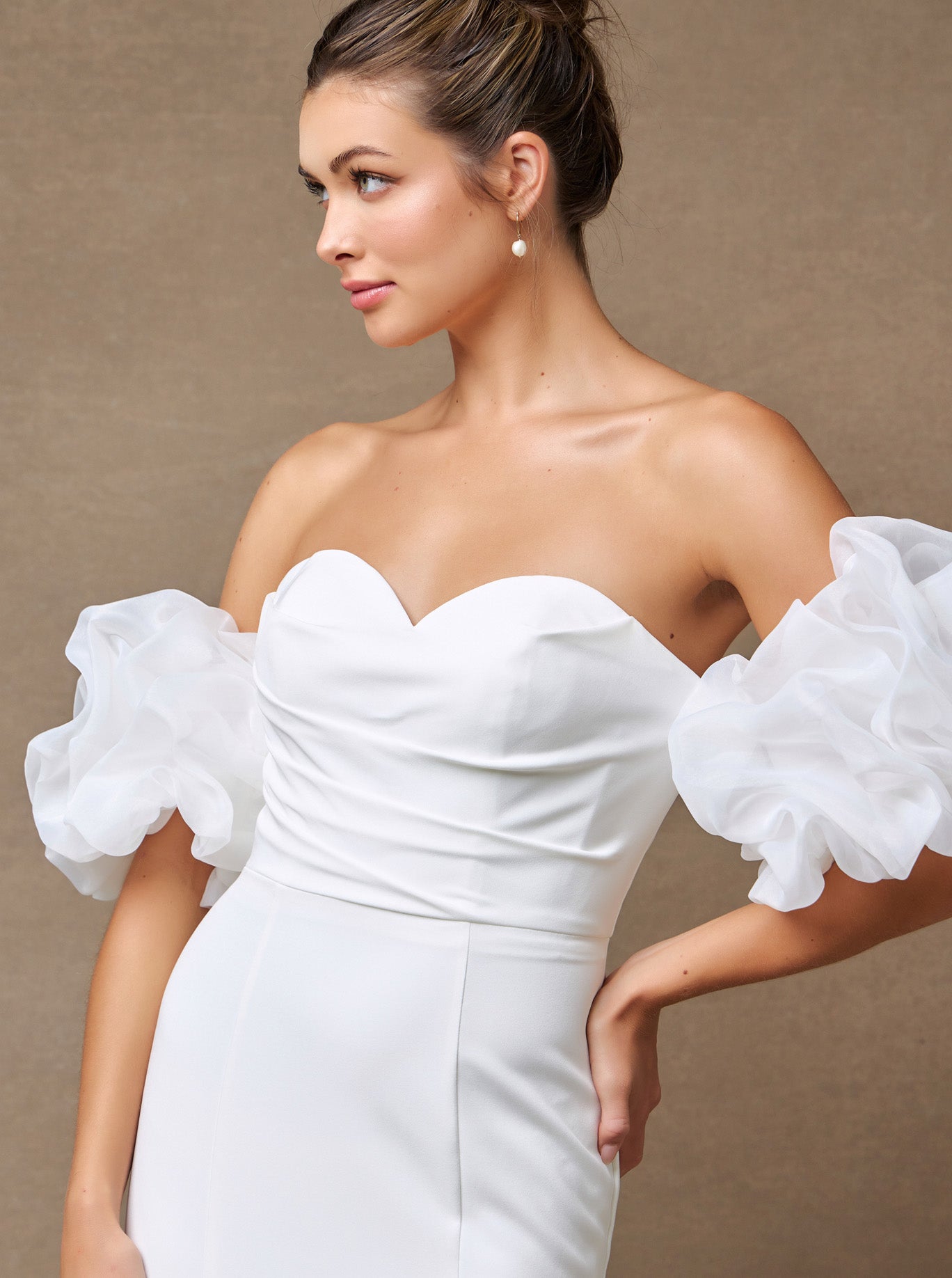Vestido de Novia Corte Sirena Escote de Corazón con Mangas al Hombro Desmontables Color Off Whitte