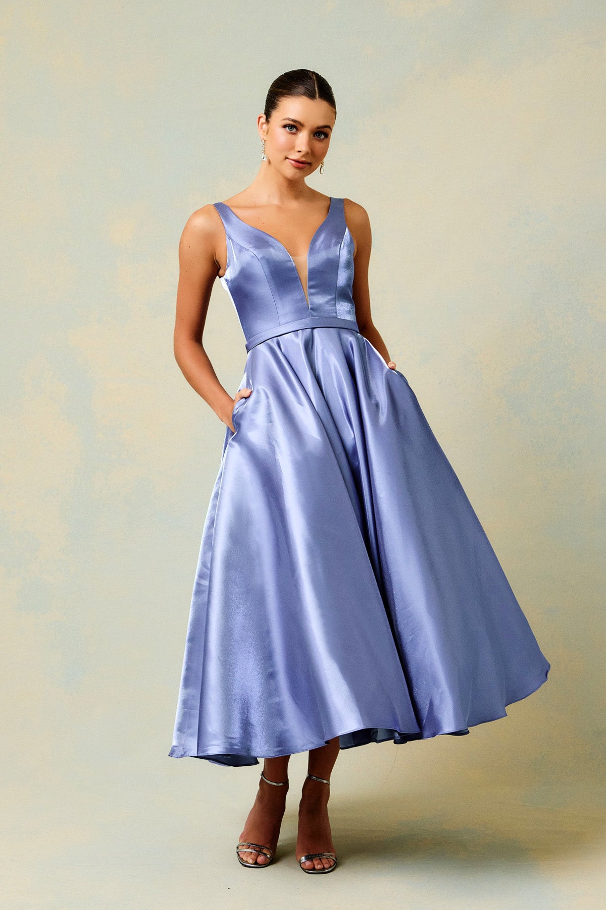 Vestido Corto Midi Con Cuello V y con Bolsillos Laterales Color Dark Ice Blue