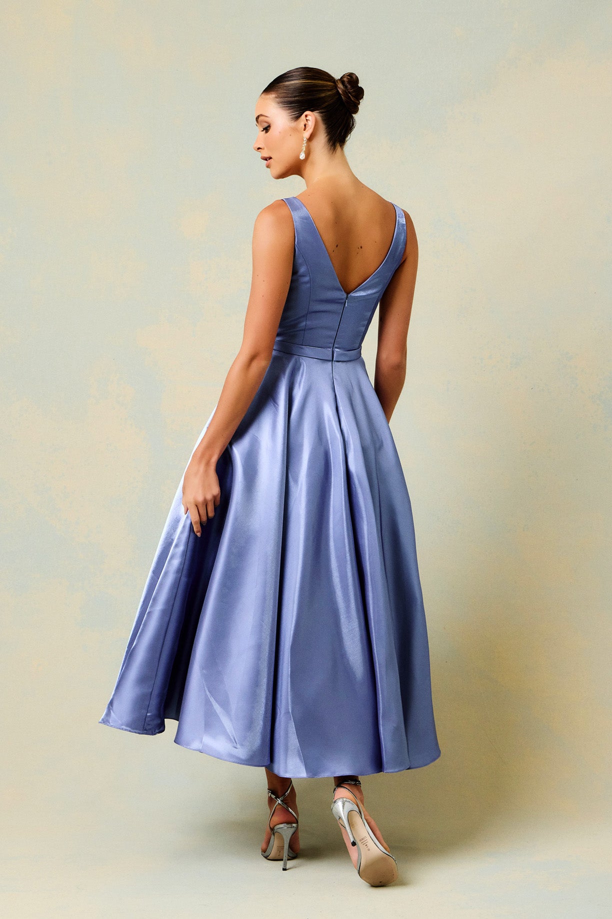 Vestido Corto Midi Con Cuello V y con Bolsillos Laterales Color Dark Ice Blue