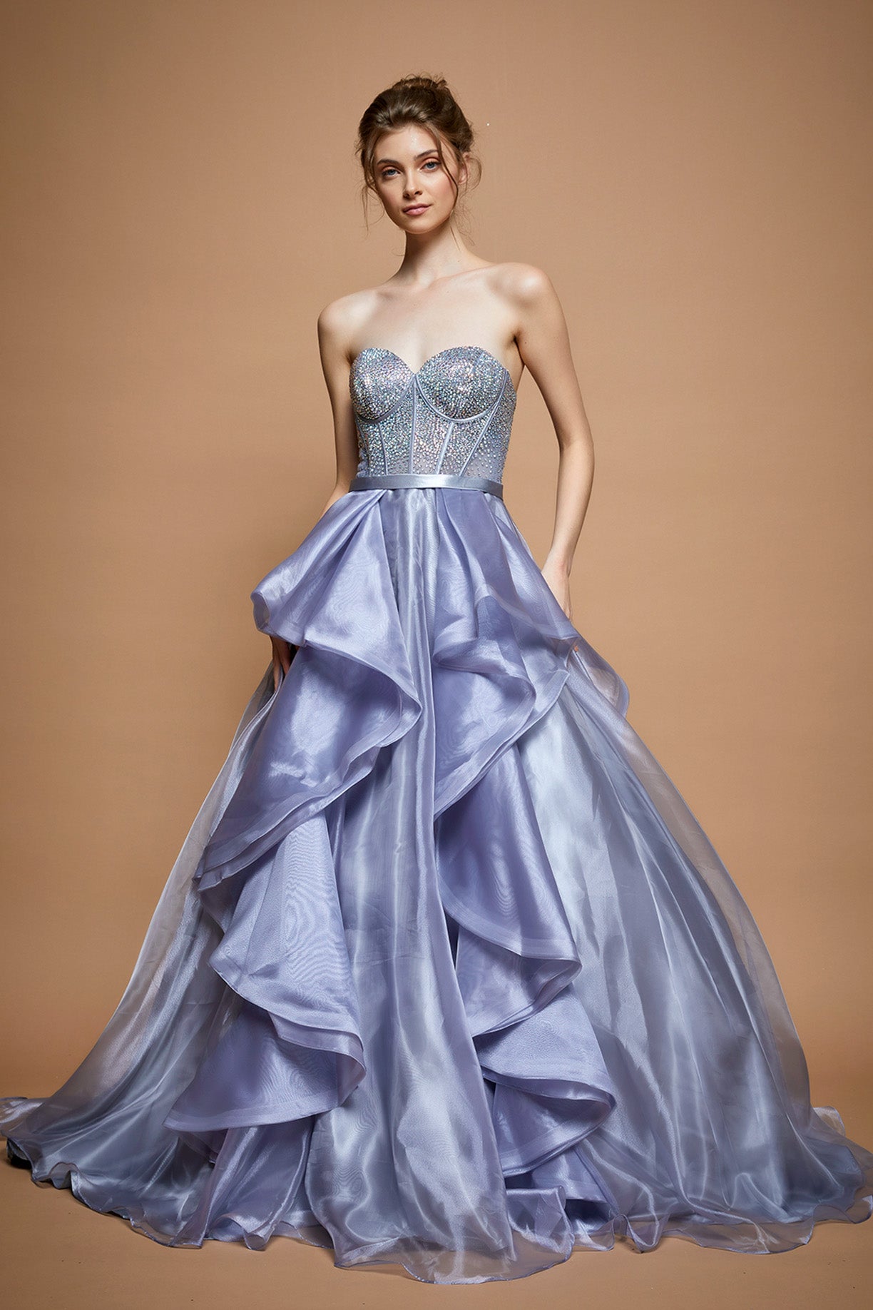Vestido de Corsé en Capas con Cola (Varios Colores)