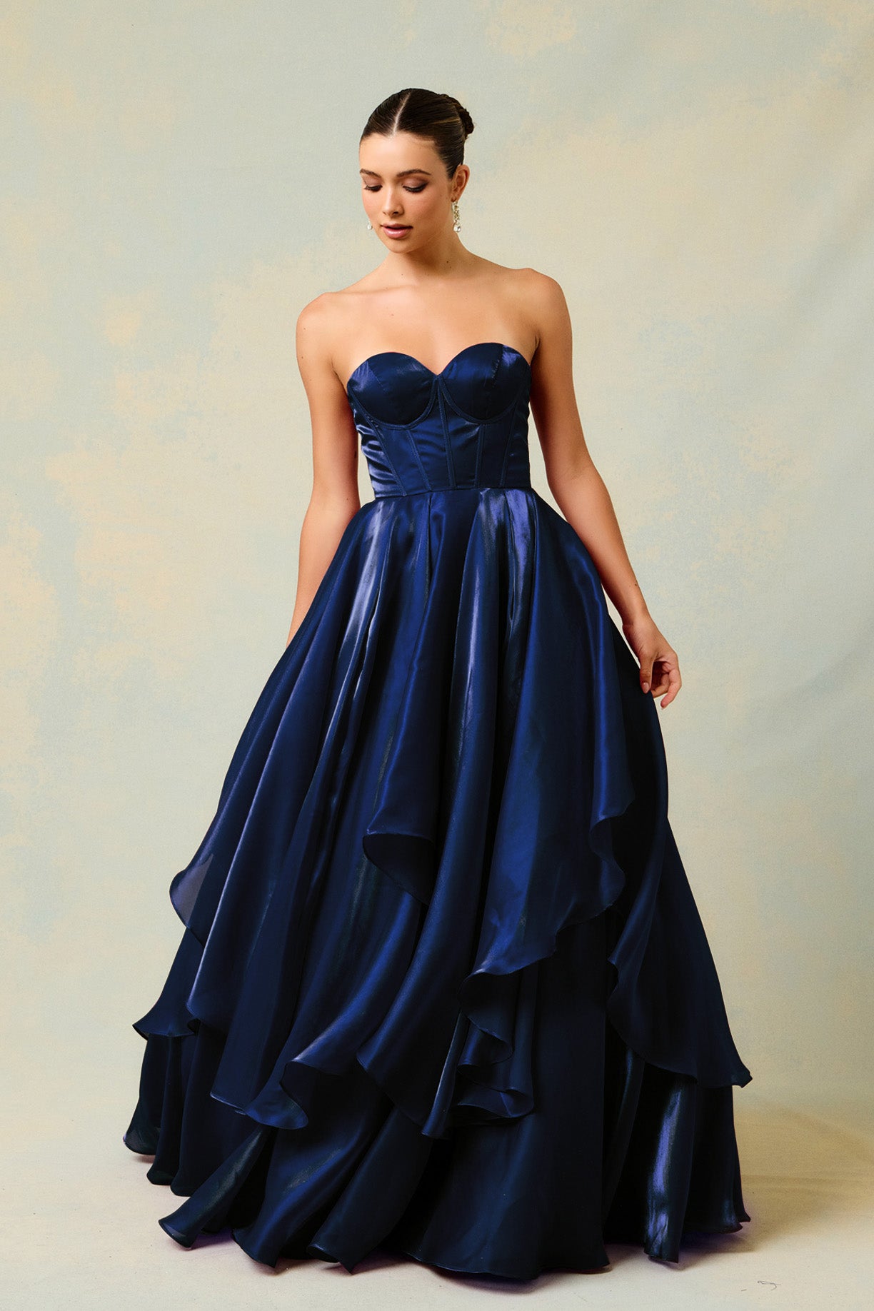 Vestido en Línea A a Capas y Straplees, Color Slate Blue y Navy