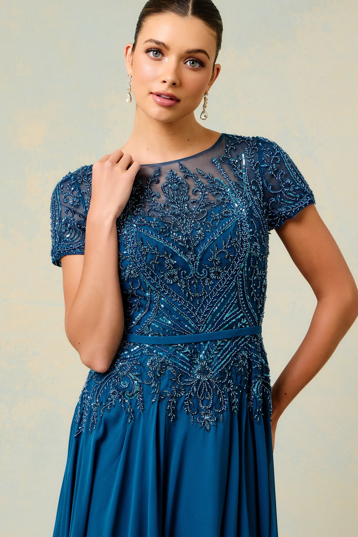 Vestido en Línea A Con Mangas Cortas Color Teal.