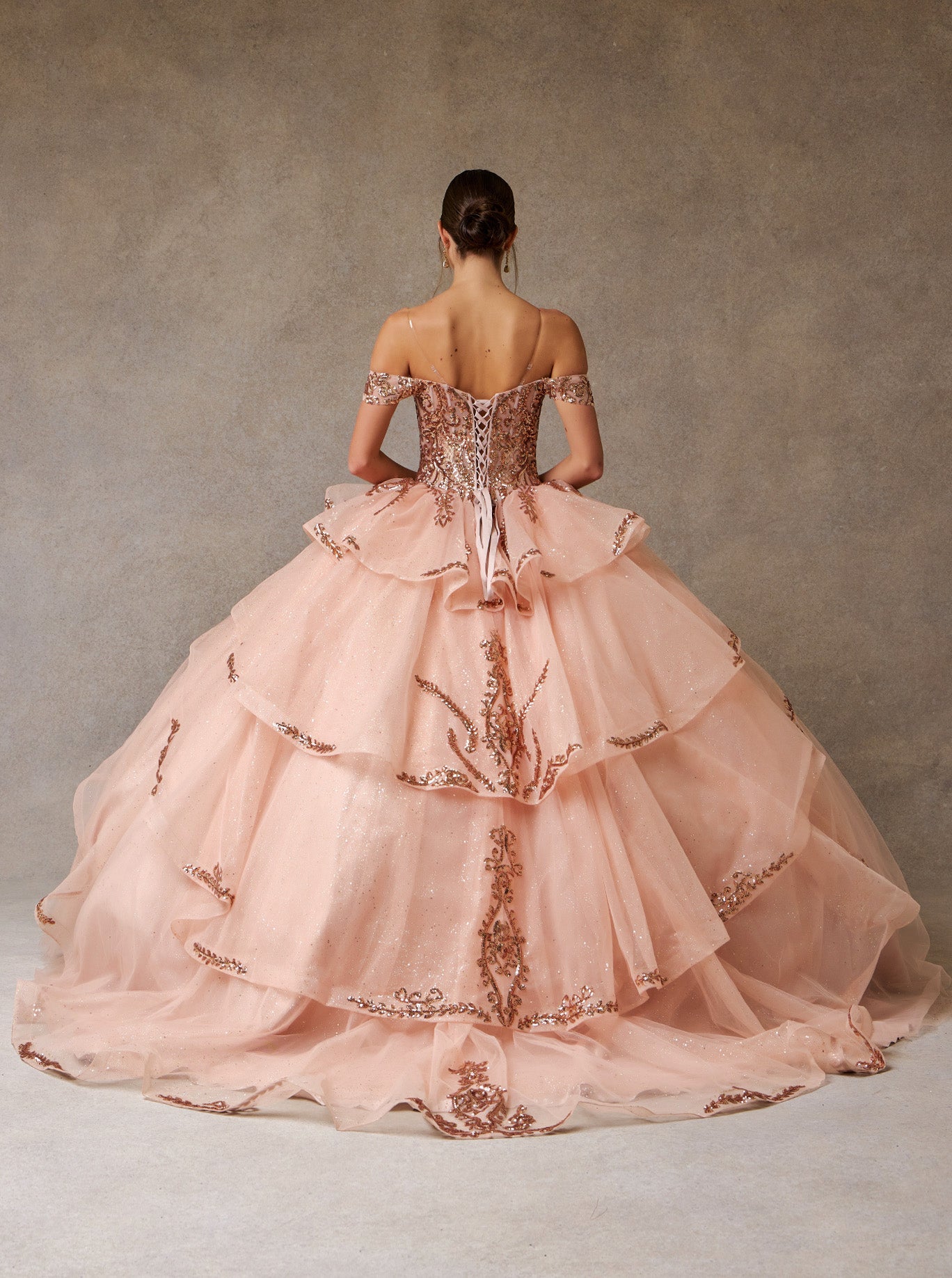 Vestido de Fiesta de Tul Bordado con Brillos y Cuentas, Hombros Descubiertos (Varios Colores)