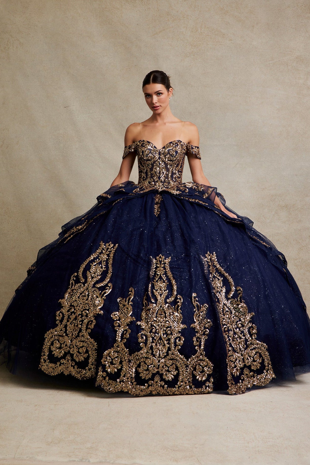 Vestido de Fiesta de Tul Bordado con Brillos y Cuentas, Hombros Descubiertos (Varios Colores)