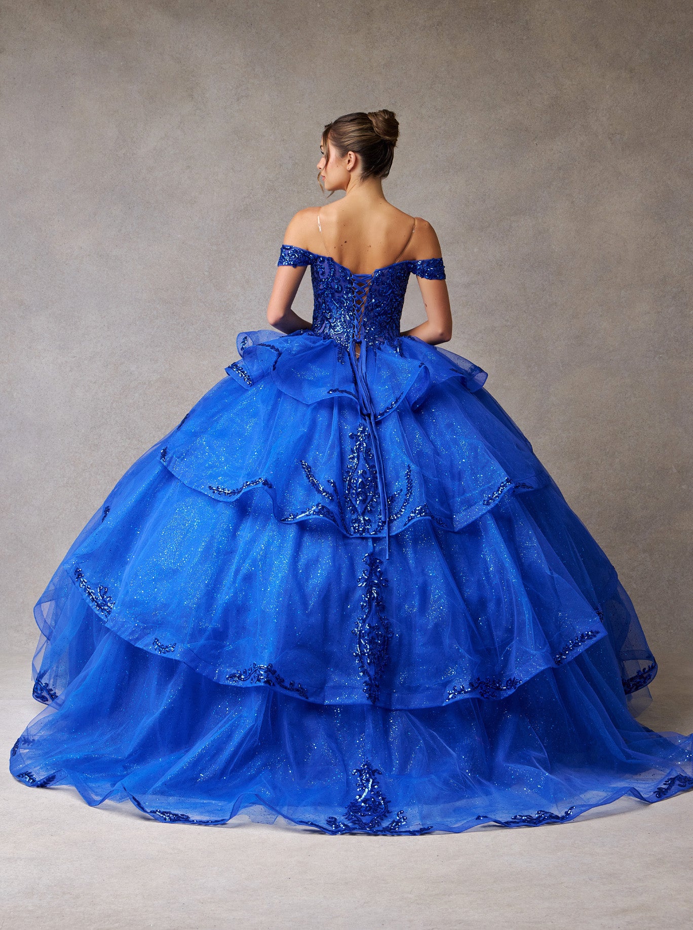 Vestido de Fiesta de Tul Bordado con Brillos y Cuentas, Hombros Descubiertos (Varios Colores)