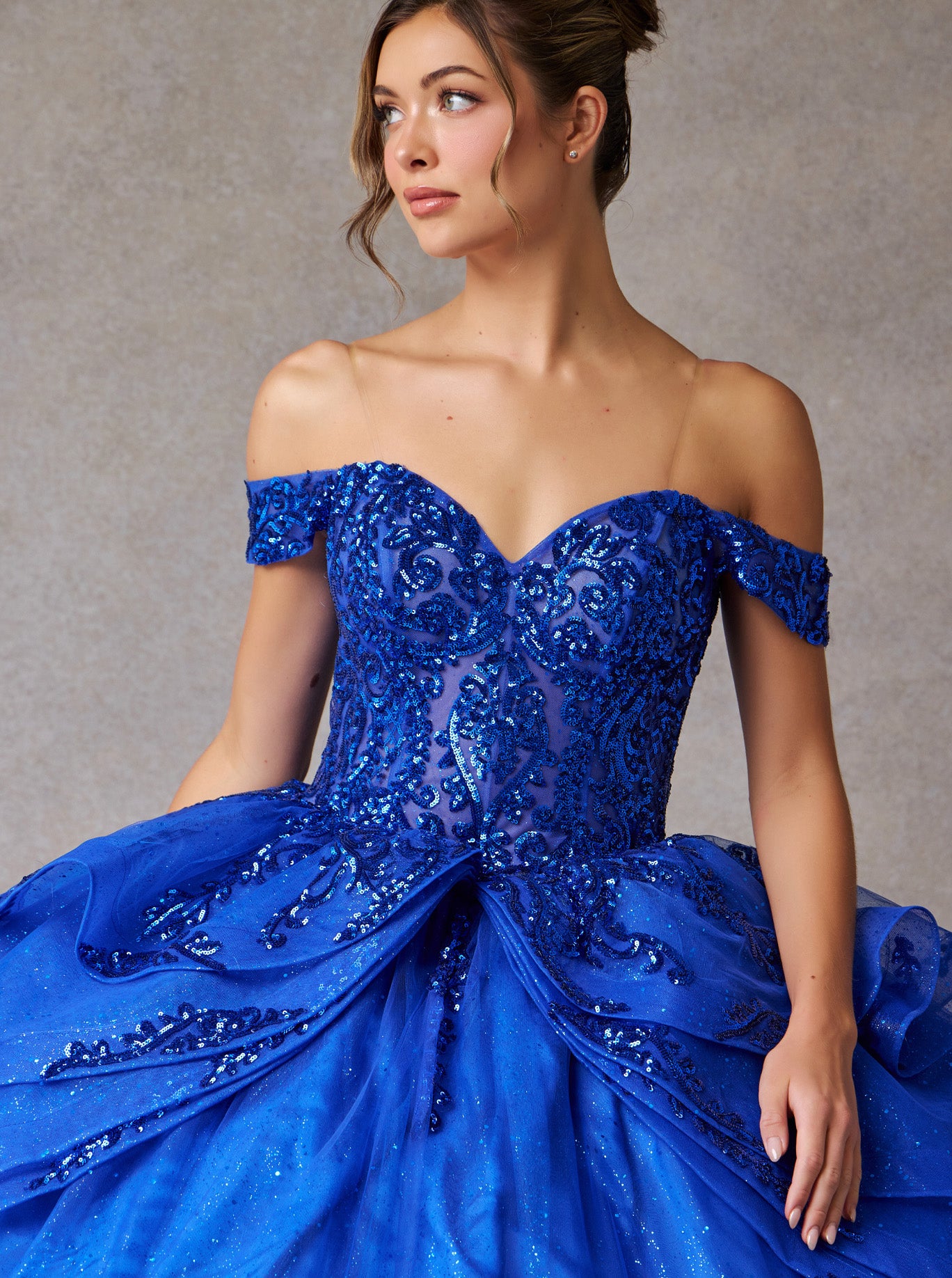 Vestido de Fiesta de Tul Bordado con Brillos y Cuentas, Hombros Descubiertos (Varios Colores)