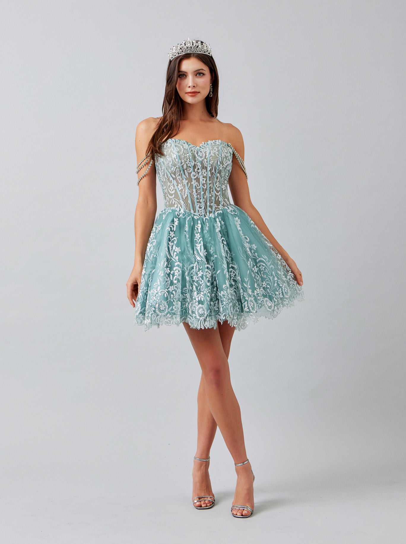 Vestido de Fiesta con Aplicaciones en Encaje con Capa de Velo y Falda Desmontable, Colores Sage y Lilac