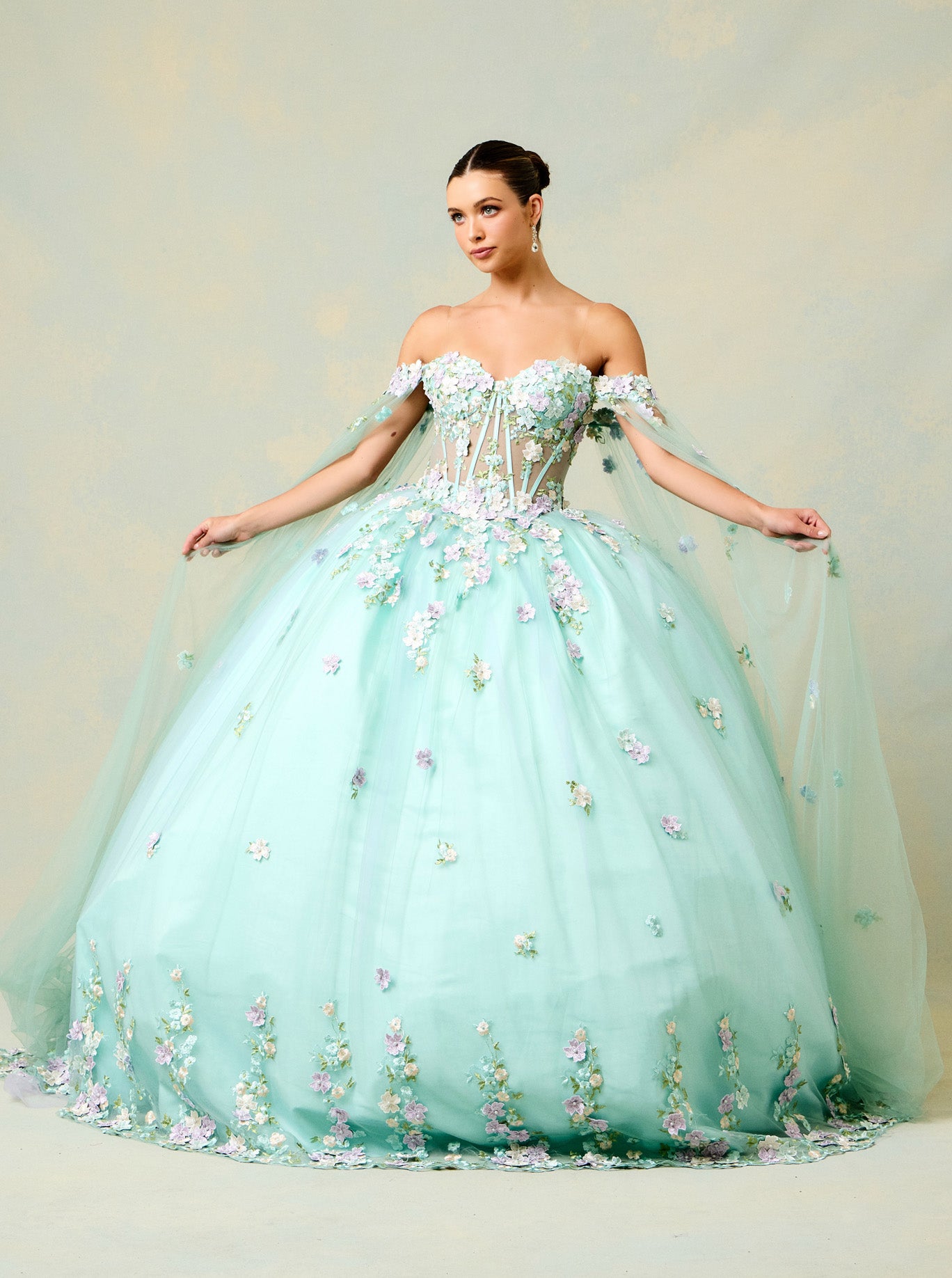 Vestido de Fiesta de Tul Bordado con Flores 3D y Perlas, Color Sage