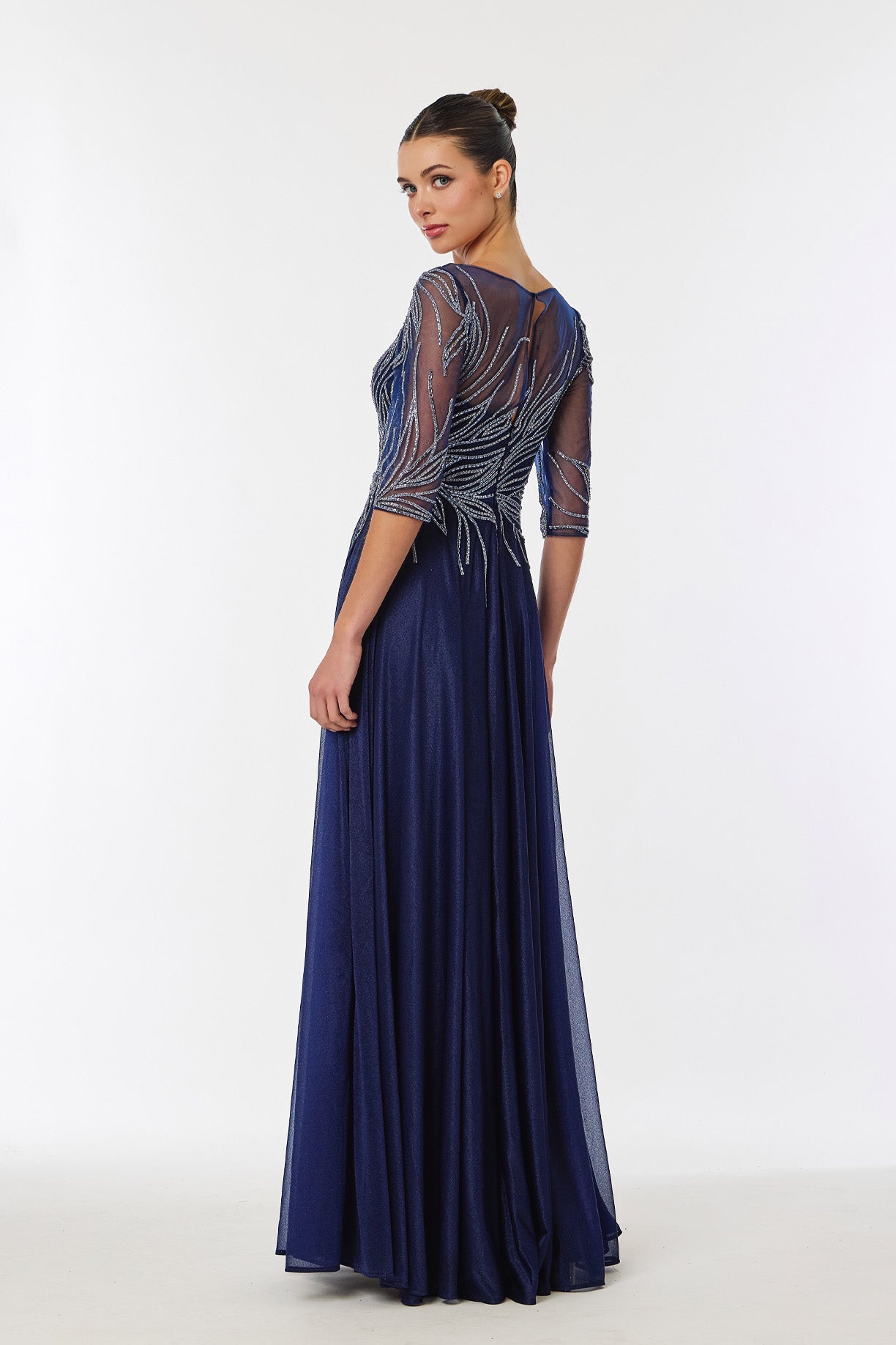 Vestido en Línea A Manga 3/4 y Cuello V Con decoraciones de Brillos. Color Navy.