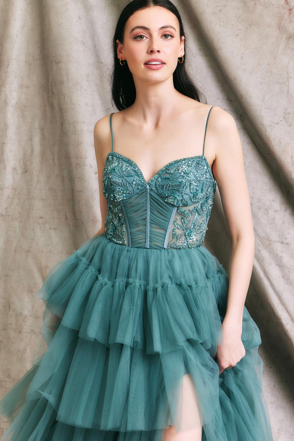 Vestido en Línea A sin Tirantes y escote en Corazón. Color Dusty Teal.