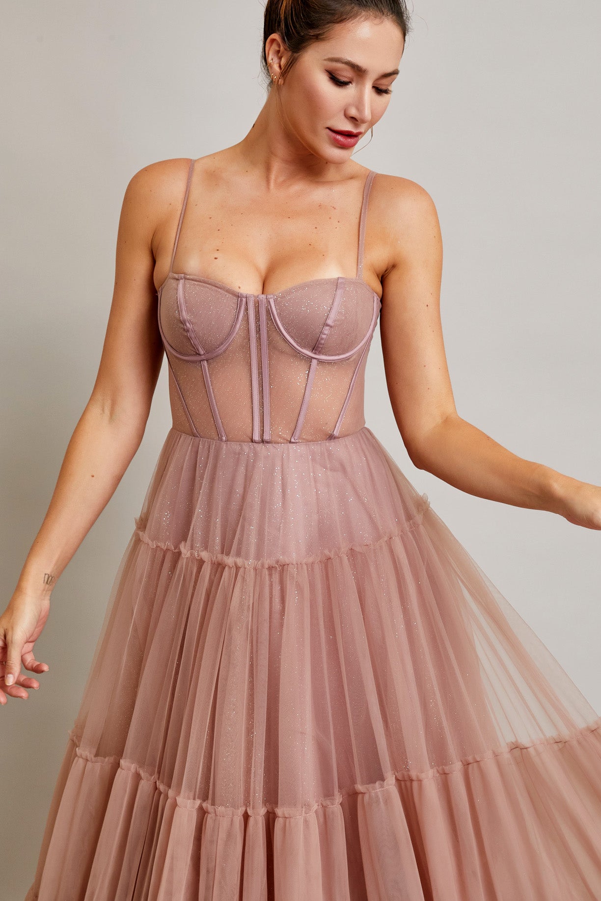 Vestido en Línea A, Sin Tirantes Color Dusty Mauve.