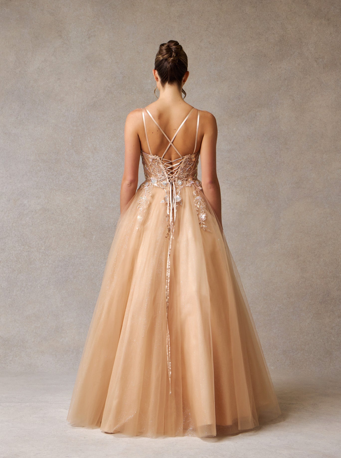 Vestido de Fiesta Corte en A de Tul y Encaje Bordado, Color Gold