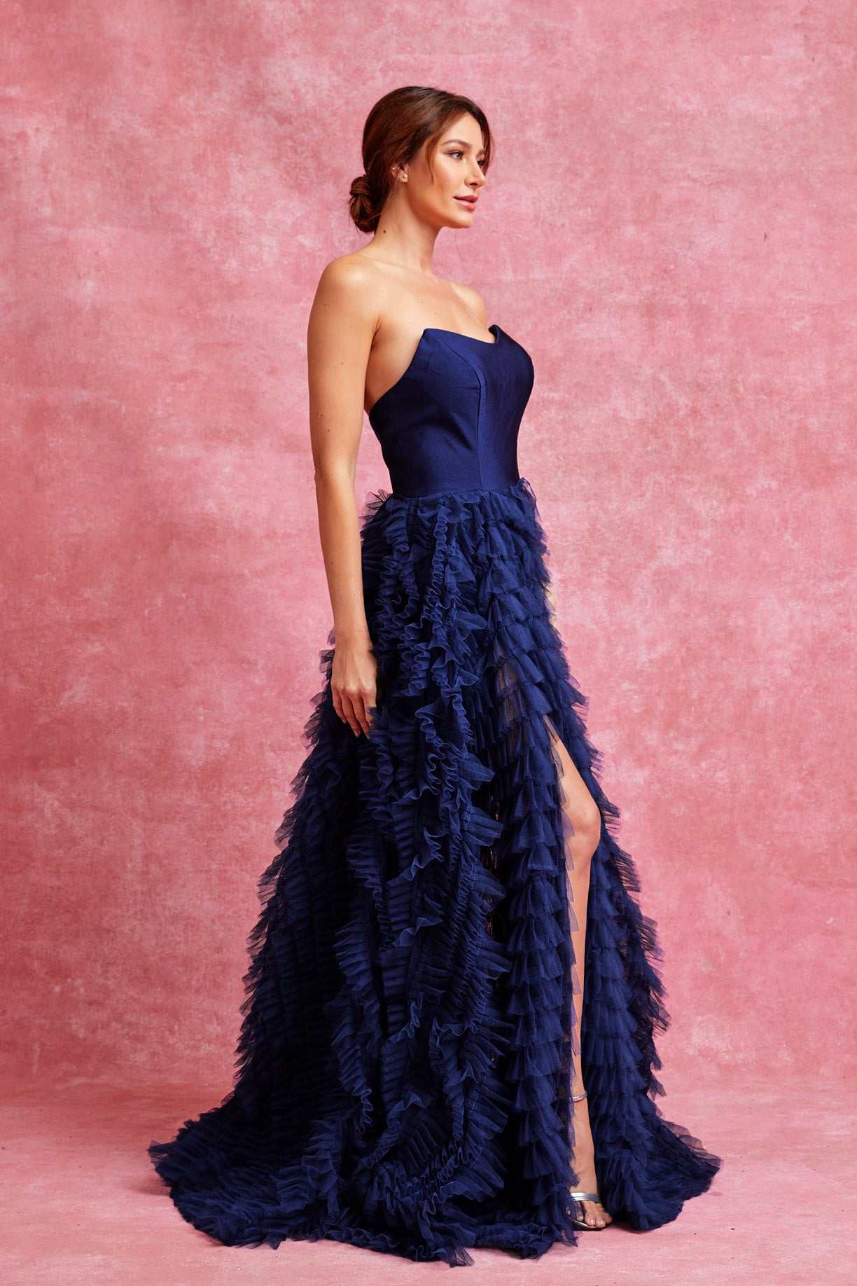 Vestido en Línea A, Sin Tirantes, Escote en Corazón y con Abertura (Varios Colores).