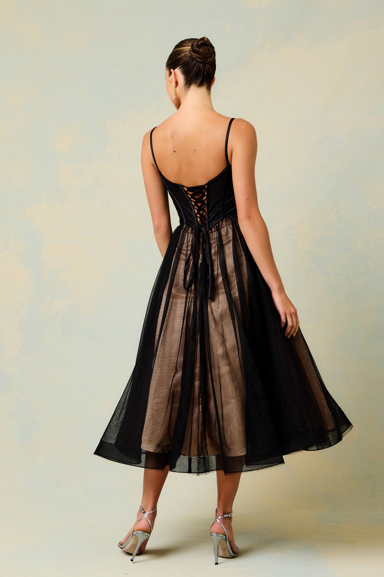 Vestido Sin Mangas con Escote en Corazón Color Black-Nude..