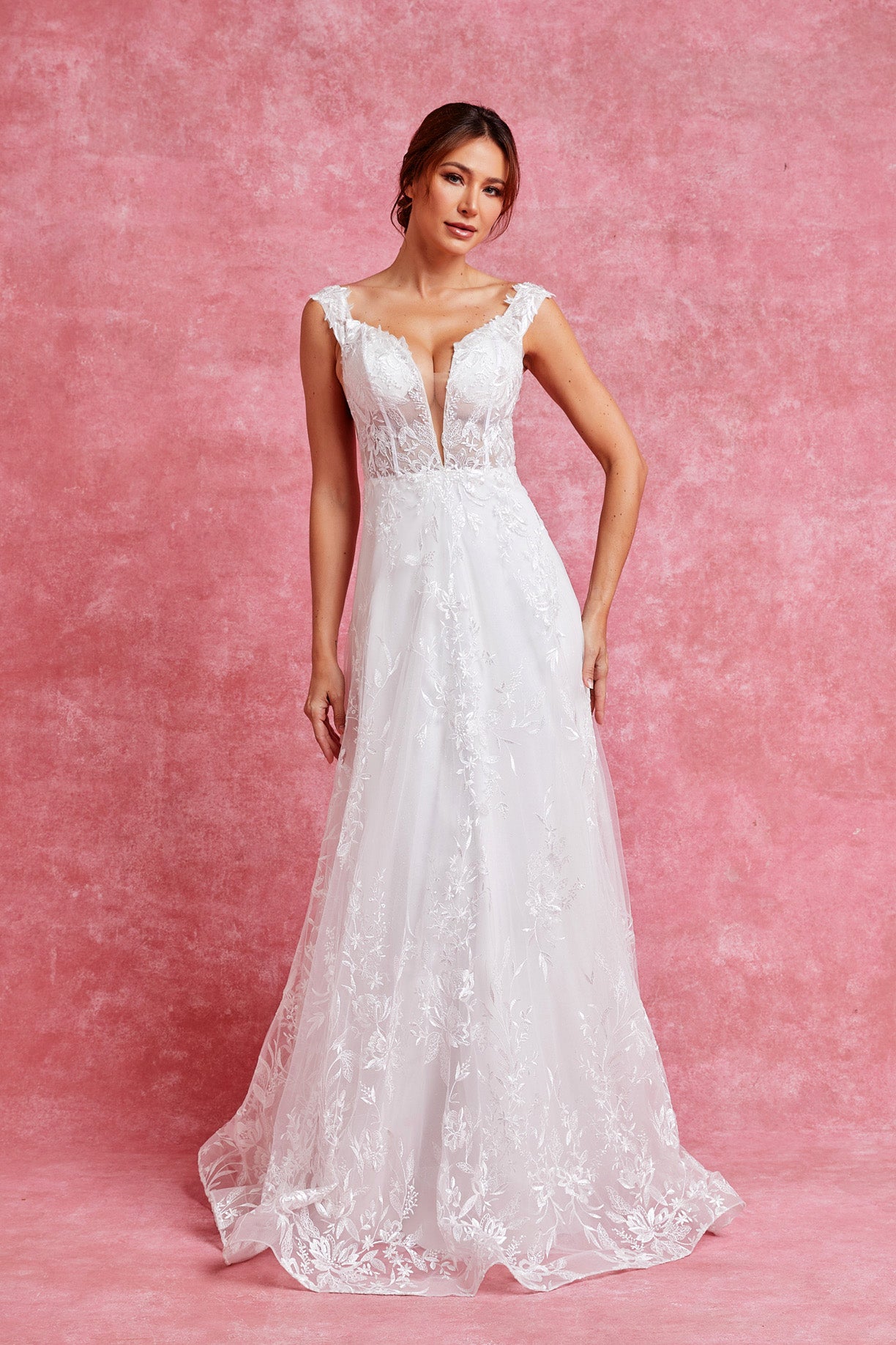 Vestido de Novia Sin Mangas con Cuello V.