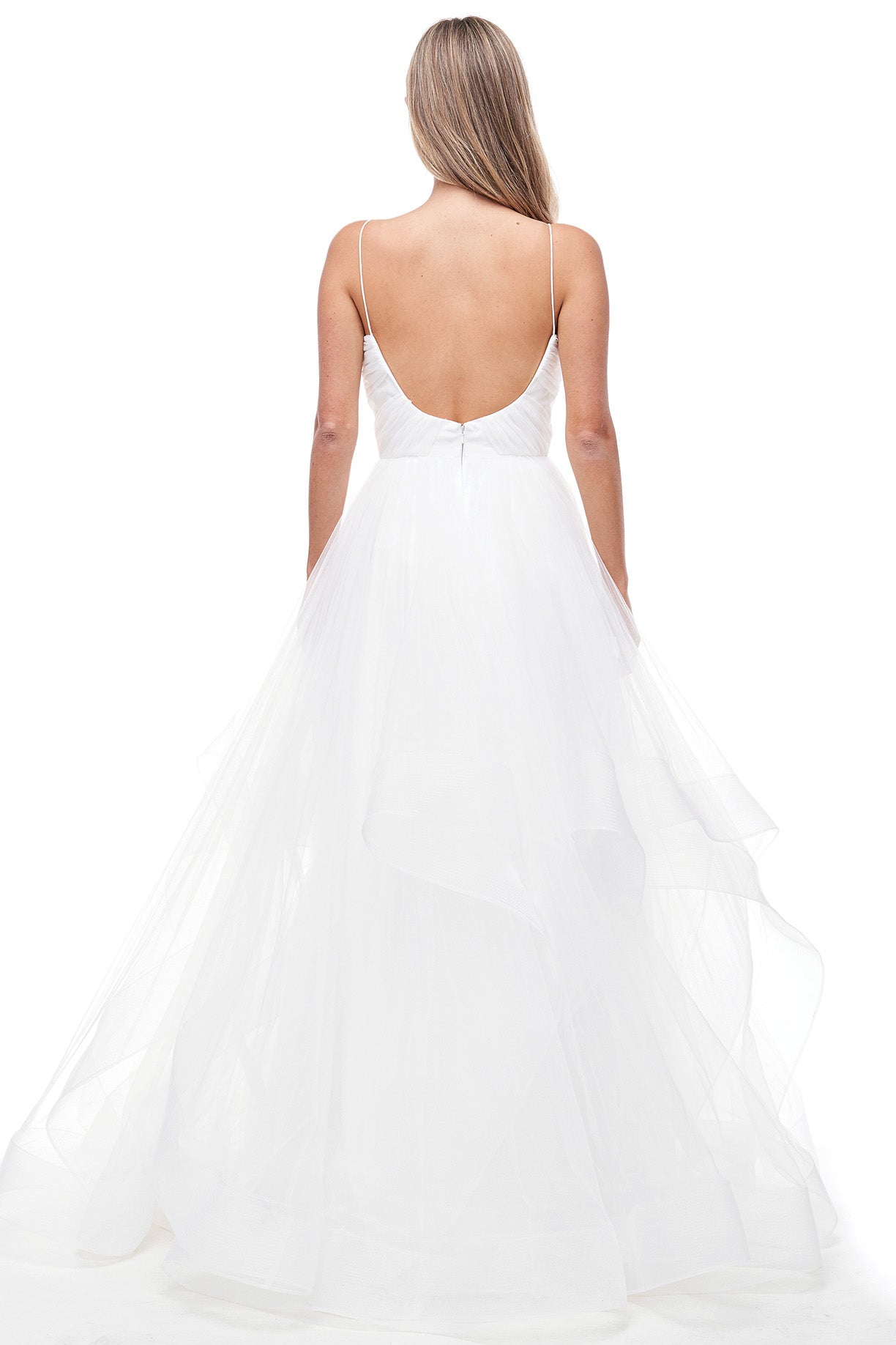 Vestido cruzado con tirantes y caída en V