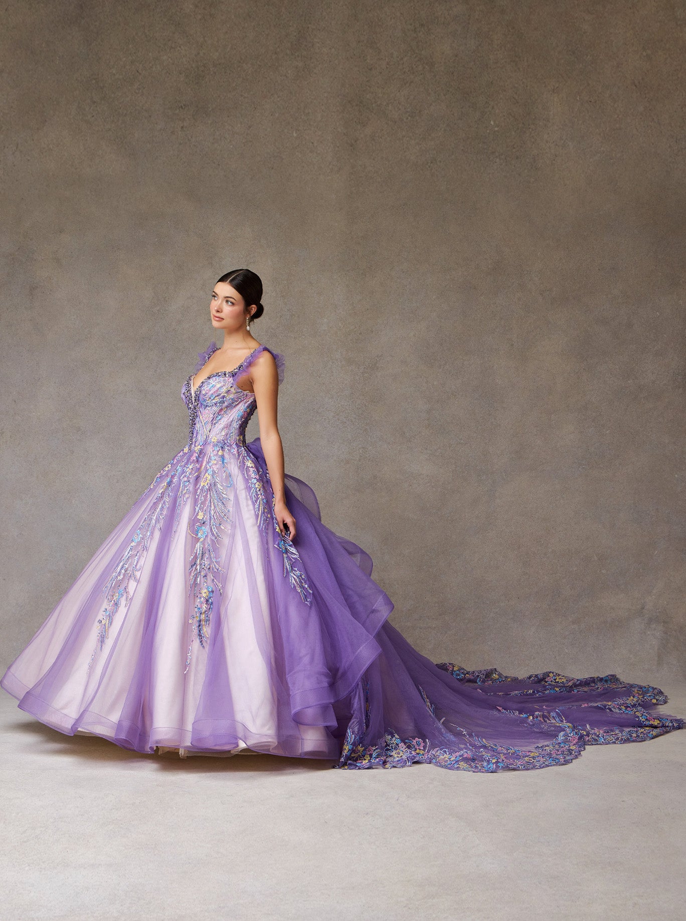 Vestido de Fiesta de Tul y Encaje Bordado con Cristales, Cuentas y Lentejuelas, Color Purple
