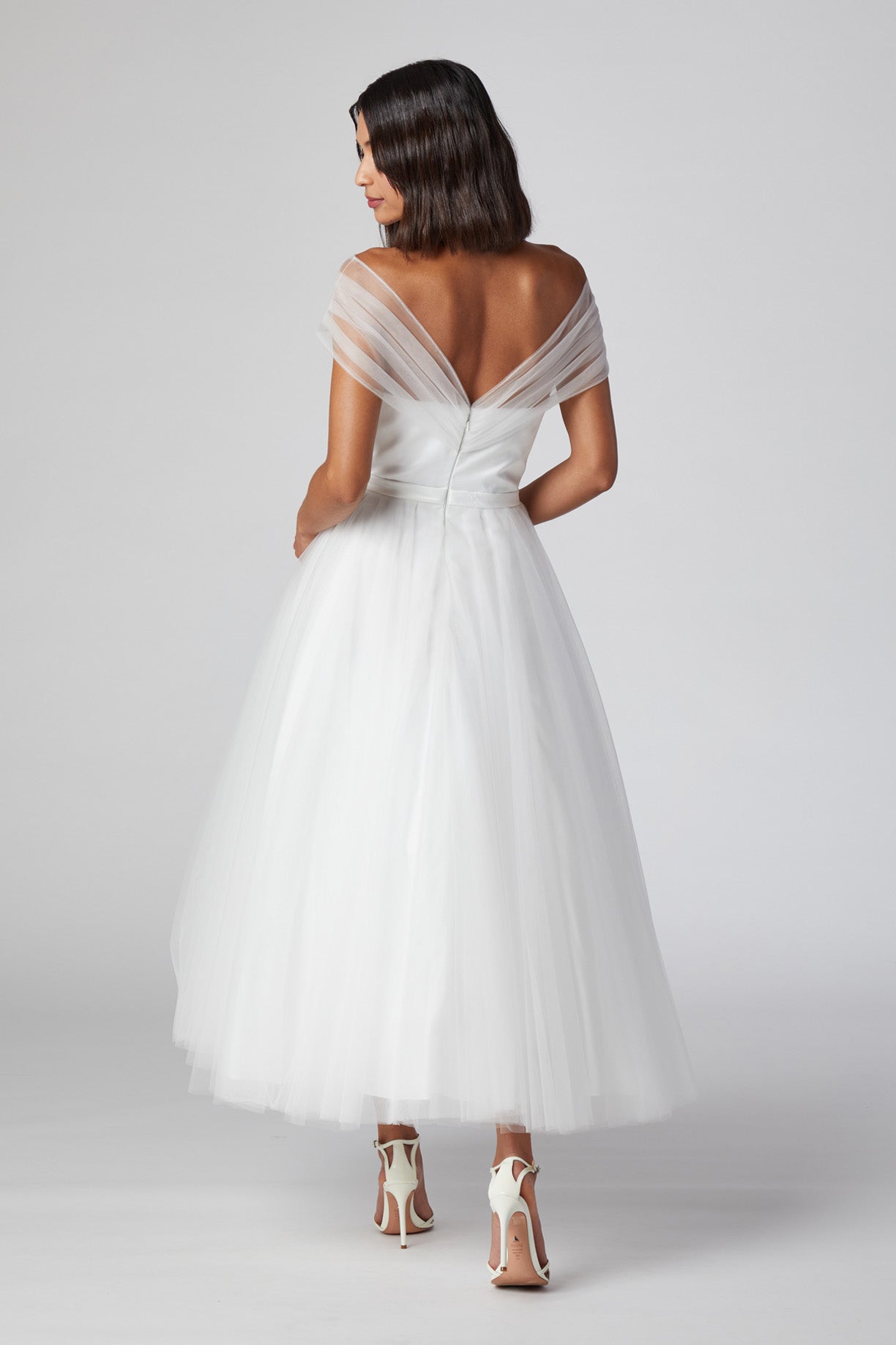 Vestido con Hombros Descubiertos, Escote en Corazón .