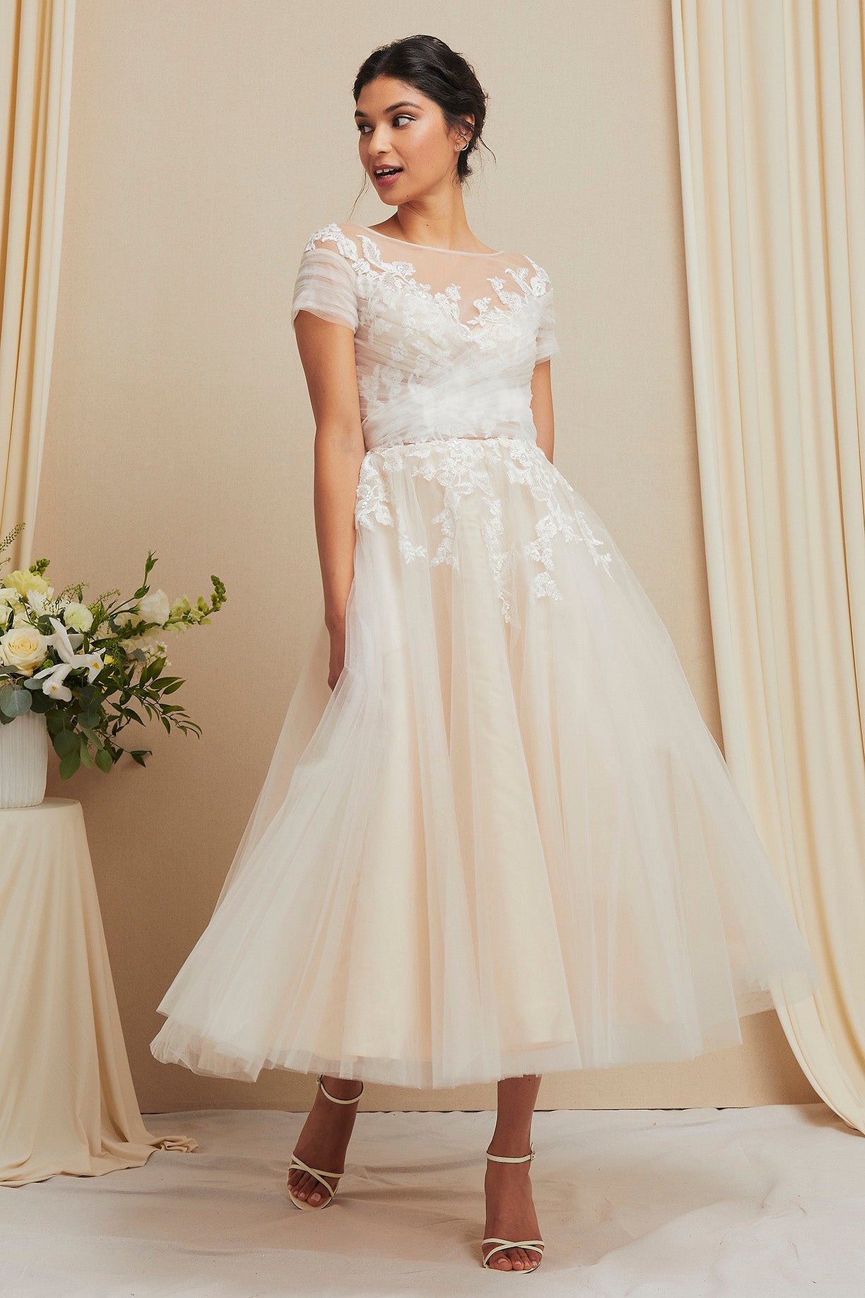 Vestido de Novia Manga Corta en Línea A