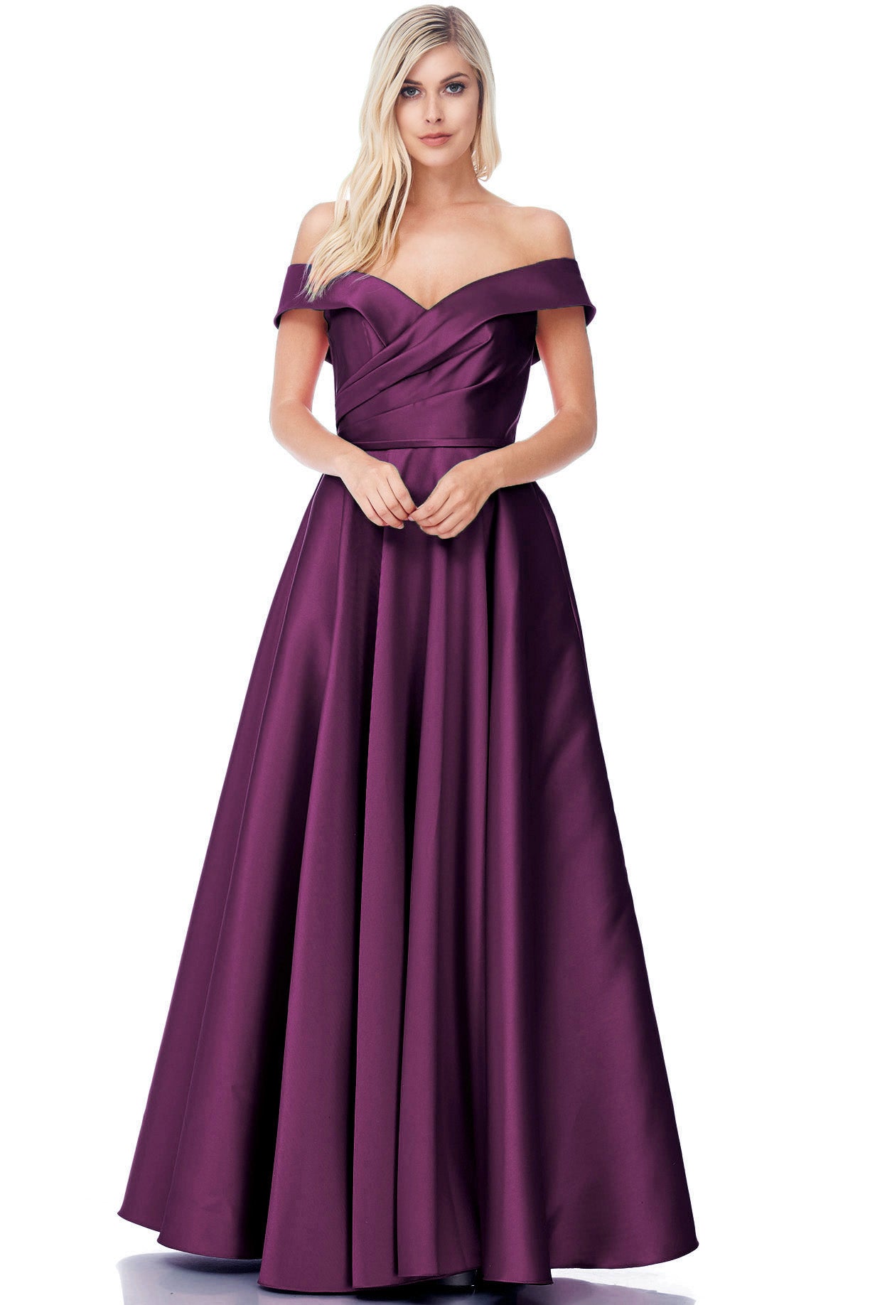 Vestido en Línea A con Hombros de Fuera y Cuello en Corazón (Varios Colores)